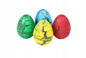 JAJKO JAJO DINOZAURA WYKLUWAJĄCY SIĘ DINOZAUR