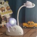 LAMPKA NOCNA DLA DZIECI USB LED ASTRONAUTA BIURKOWA AKUMULATOROWA